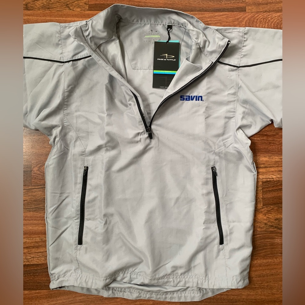 Page & Tuttle NWT size small free swing windshirt  outerwear Short Sleeved
